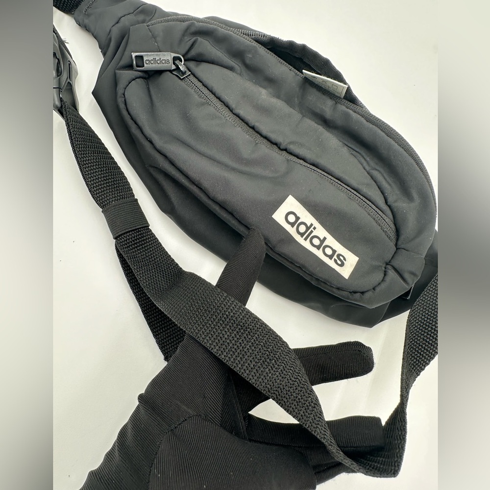 Adidas Black Belt Bag with Sporty Minimalist Design - Picture 3 of 8